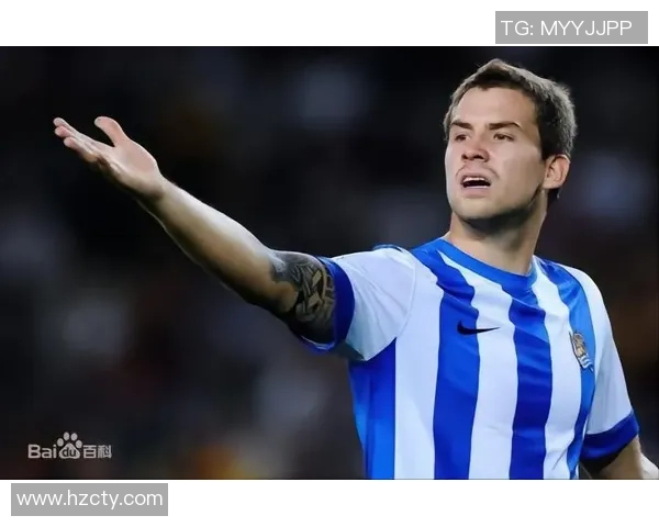 马丁内斯的传奇旅程：从青涩球员到世界足球巨星的蜕变与辉煌